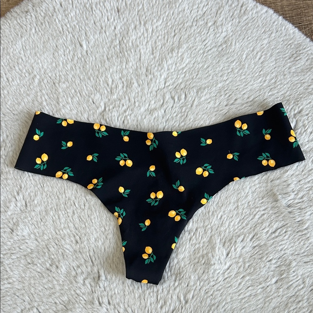 Victoria's Secret Lemon Print No Show Thong Panty S